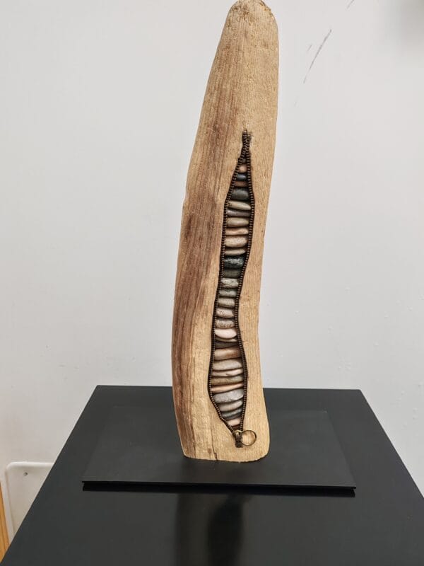 Sculpture Bois Flotté avec des galets
