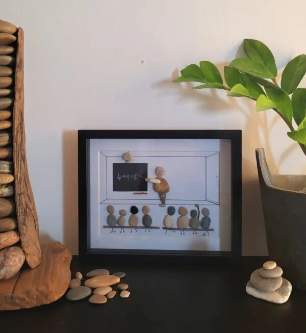 L'école, cadre avec des galets