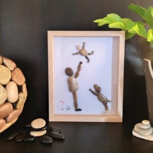 Cadre avec des galets Papa avec son enfant